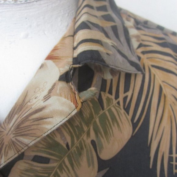 St Johns Bay vtg Men Hawaiian camp shirt pit to pit 24 L aloha luau tropical - Picture 8 of 9